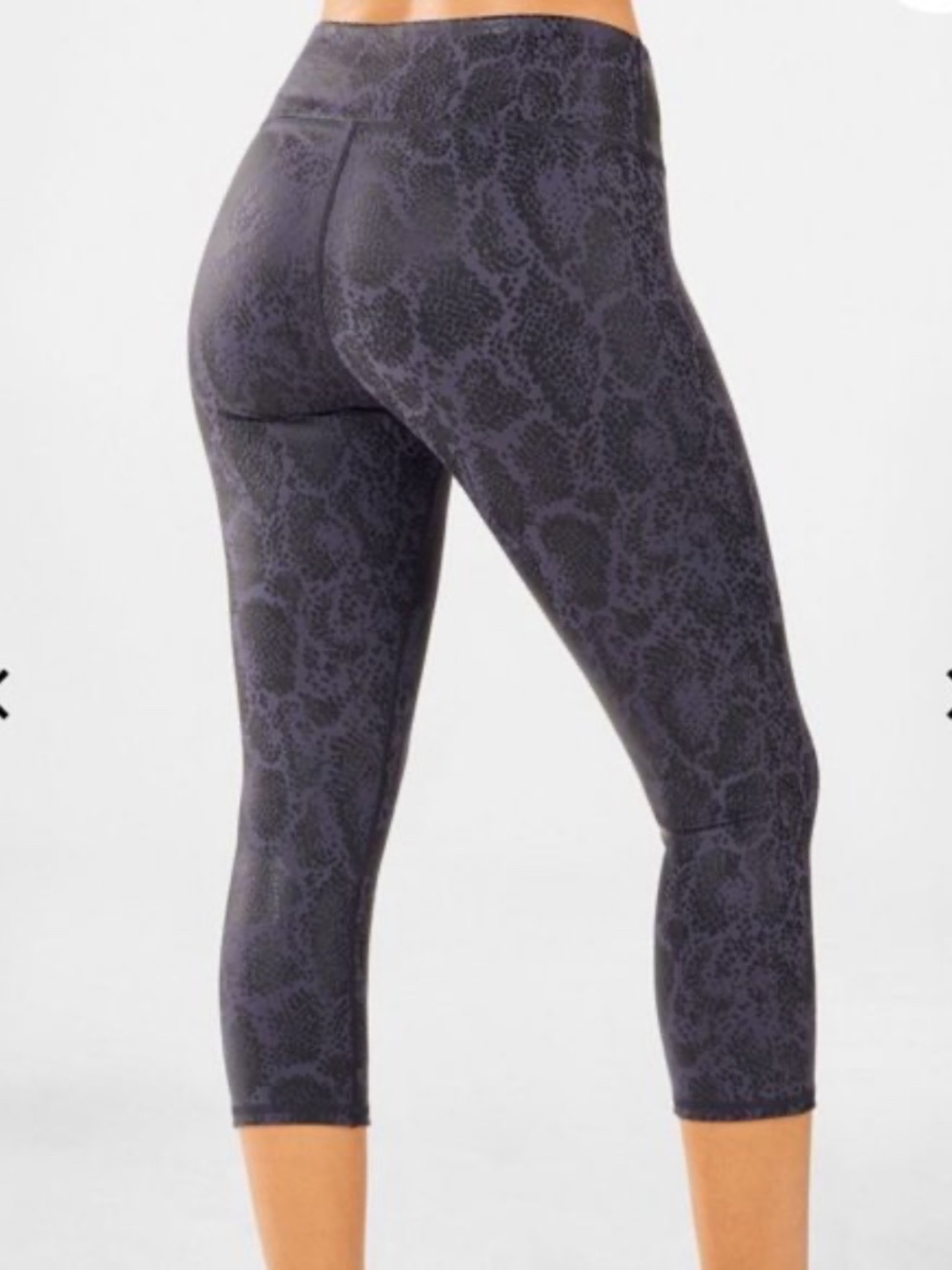 NWT Brand New Fabletics XS/2-4 Salar Printed Powerhold Crop Leggings